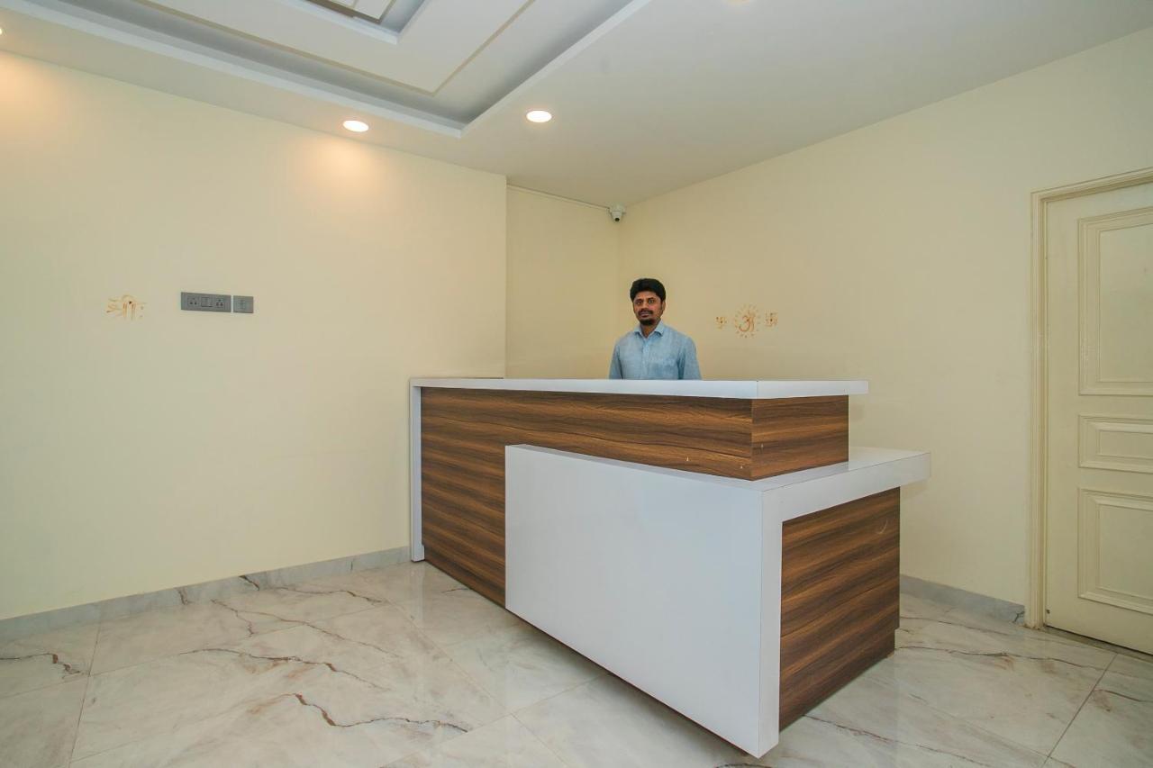 Collection O Premium Eden Au Lac Near Sri Someshwara Swami Temple バンガロール エクステリア 写真